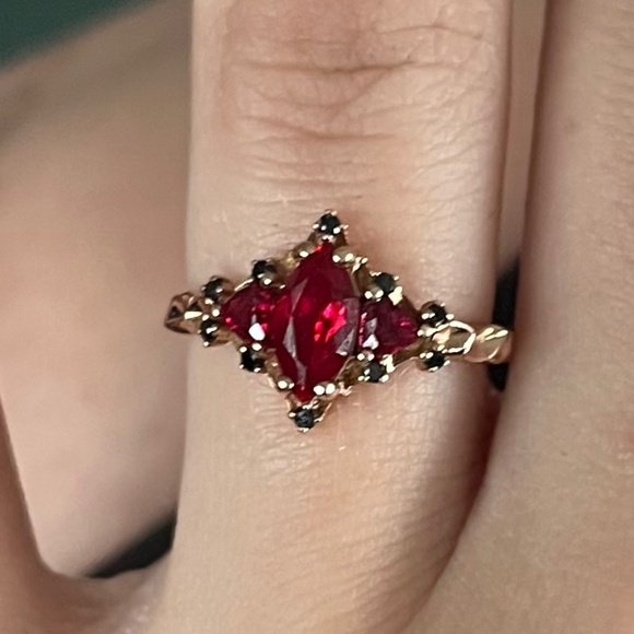 Ruby Engagement ring - Picture 3 of 5